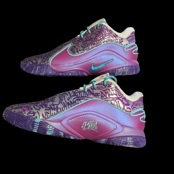 Nike LeBron 22 Frozen Grapes Basketball Shoes