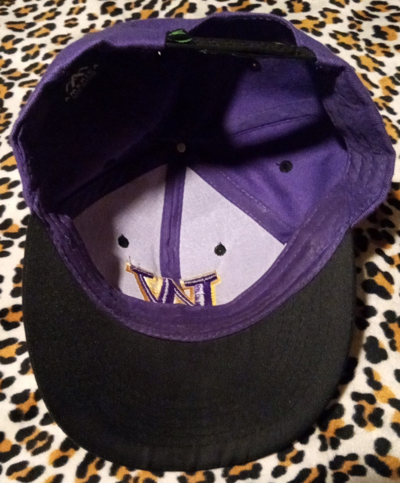 Gallery image 2 for America UW Huskies Snapback Hat