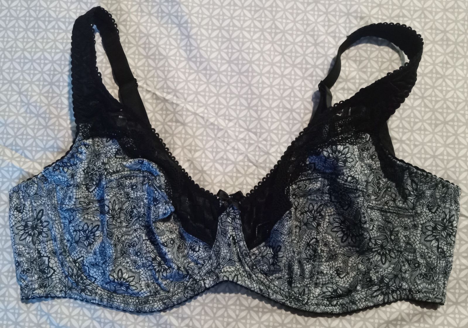 Bra, 110D or 42C U.S. Size