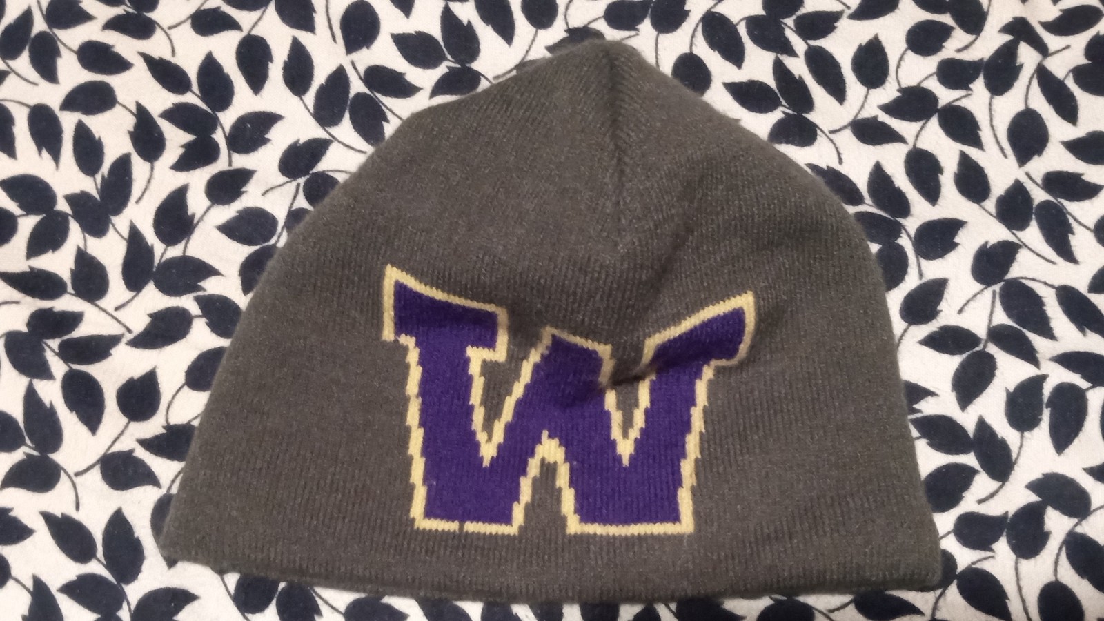 Gallery image 2 for Nike University of Washington Huskies Beanie