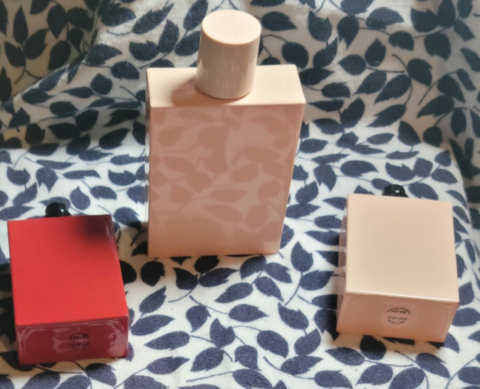 Gallery image 2 for Gucci Bloom Ead de Parfum 3.3 fl oz (light pink)