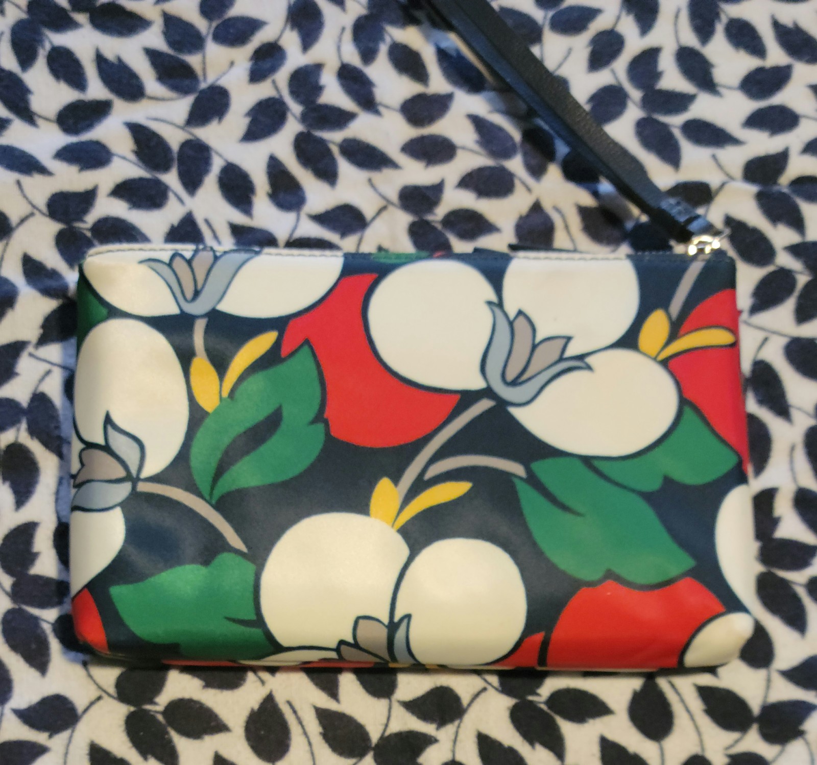 Gallery image 1 for Kate Spade New York Dawn Breezy Floral Wristlet