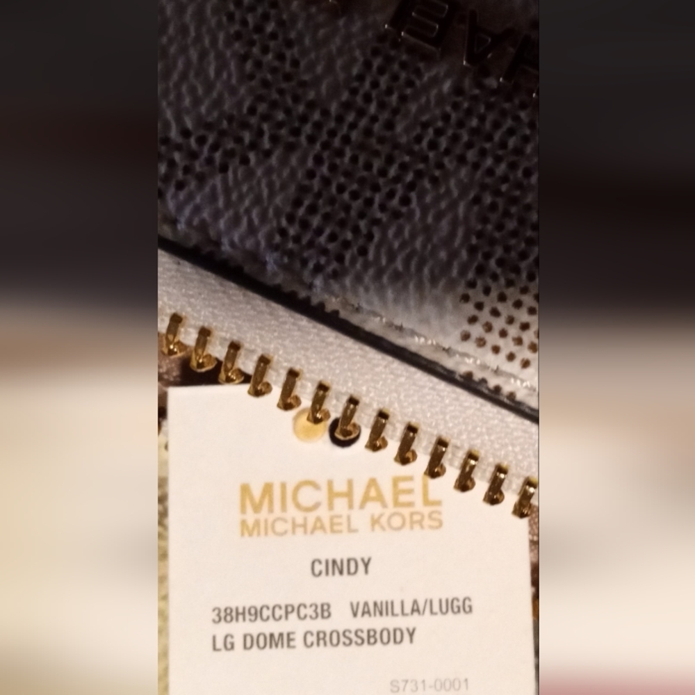 Gallery image 6 for MICHAEL Michael Kors Cindy Lg Dome Crossbody