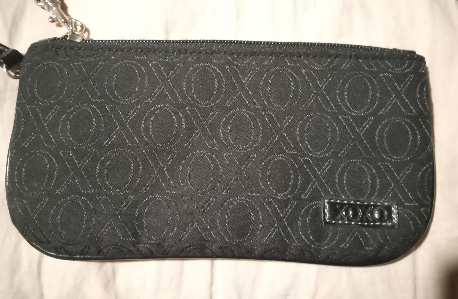 Gallery image 1 for XOXO Wristlet
