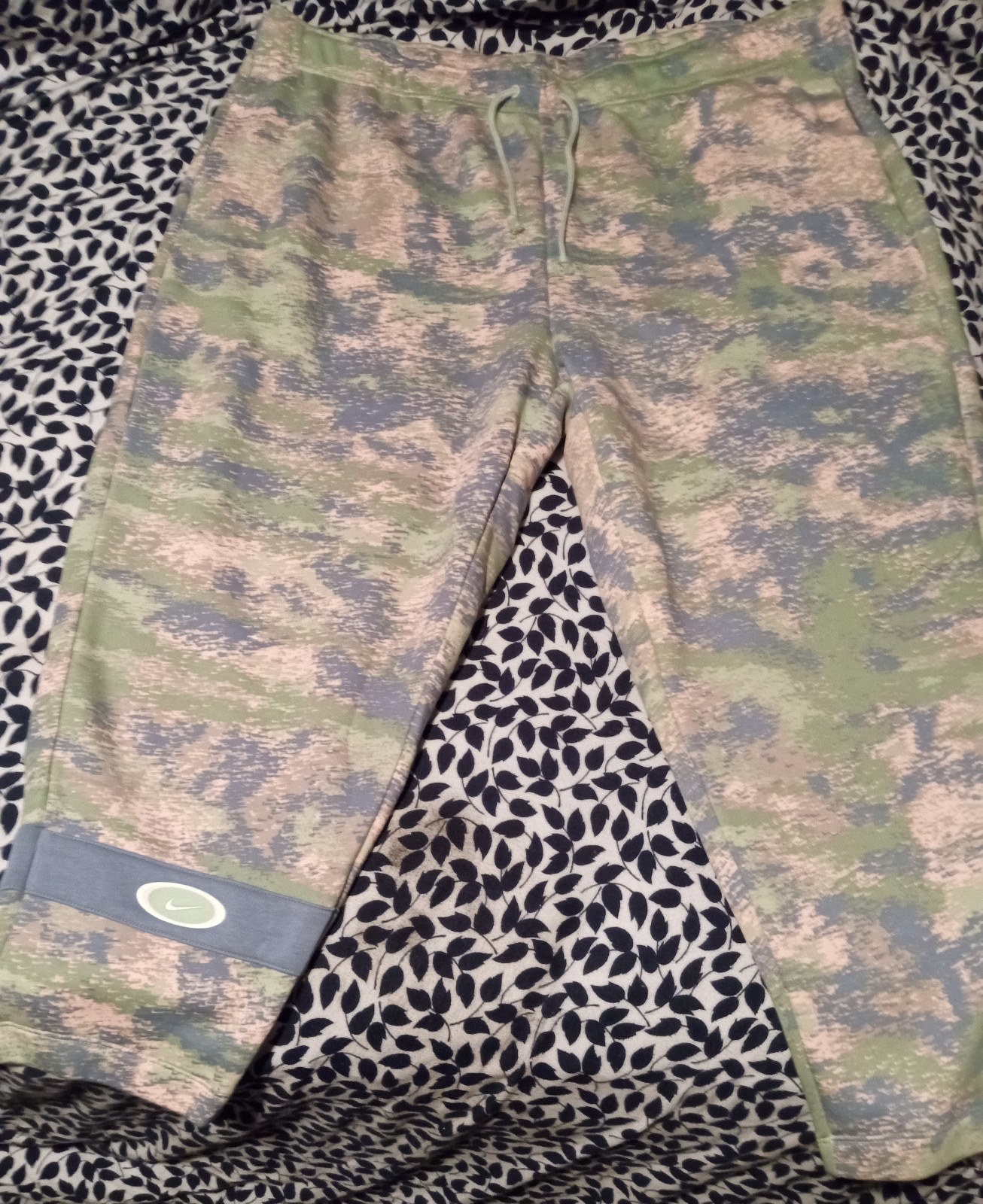 Gallery image 3 for Nike Sportswear Plus Size Women's Sweatpants, 3XL