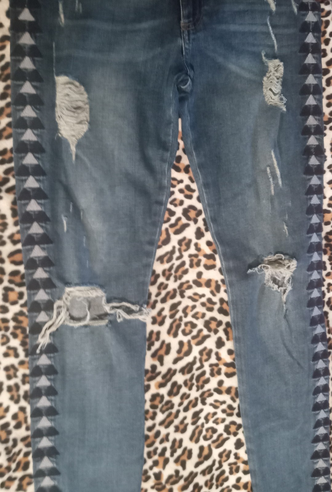 Gallery image 5 for Miss Me vintage denim, 27
