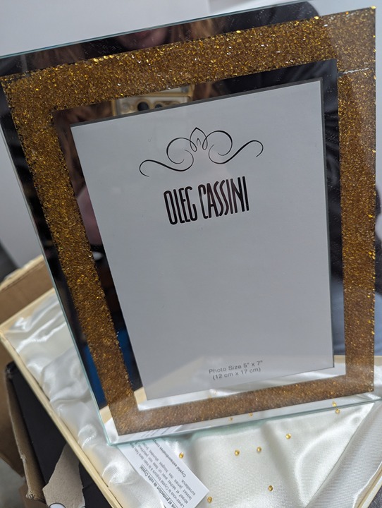 Gallery image 3 for Oleg Cassini Diamond Crystals Picture Frame 5 x 7