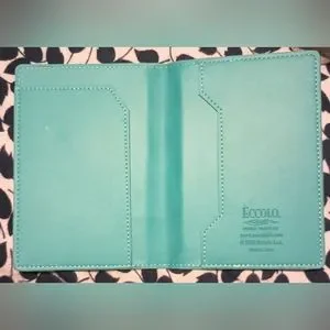 Gallery image 3 for eccolo World Traveler Passport Holder