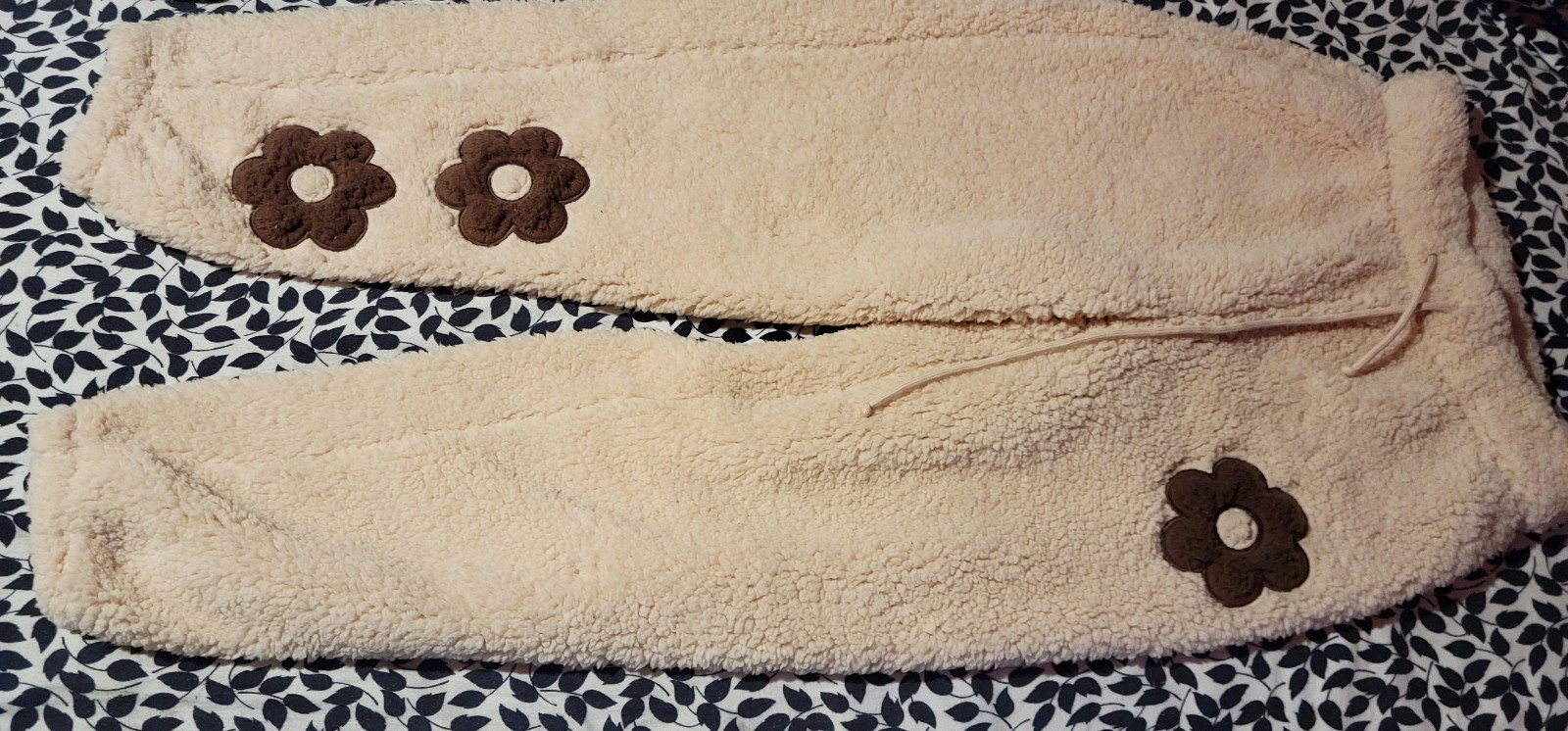 Gallery image 1 for Crave Fame Junior's Cozy Fleece Jogger