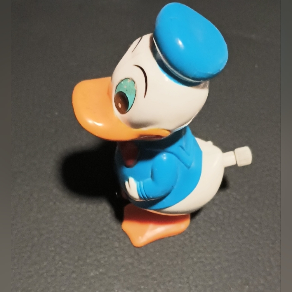 Disney's Donald Duck 1977 Tomy Wind-Up Toy