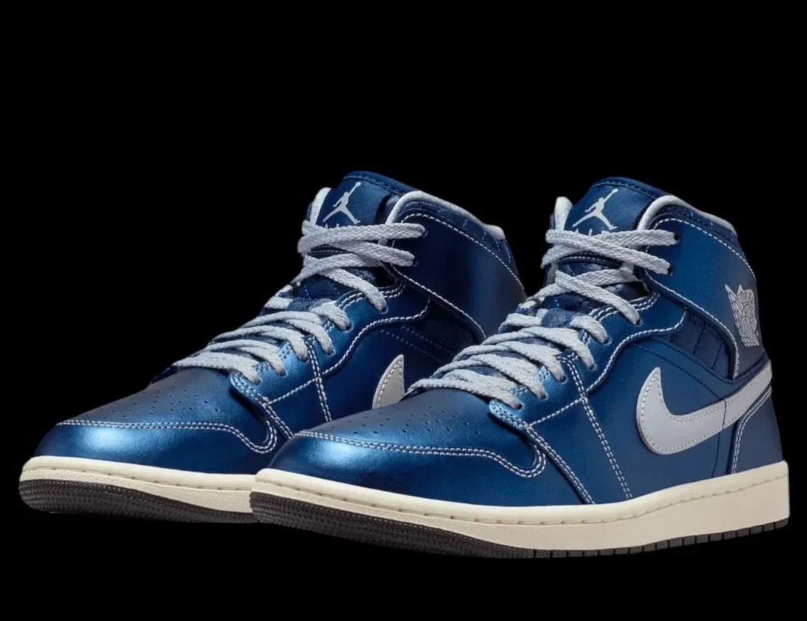 Air Jordan 1 Mid SE Metallic Blue Quilted Basketball Shoes