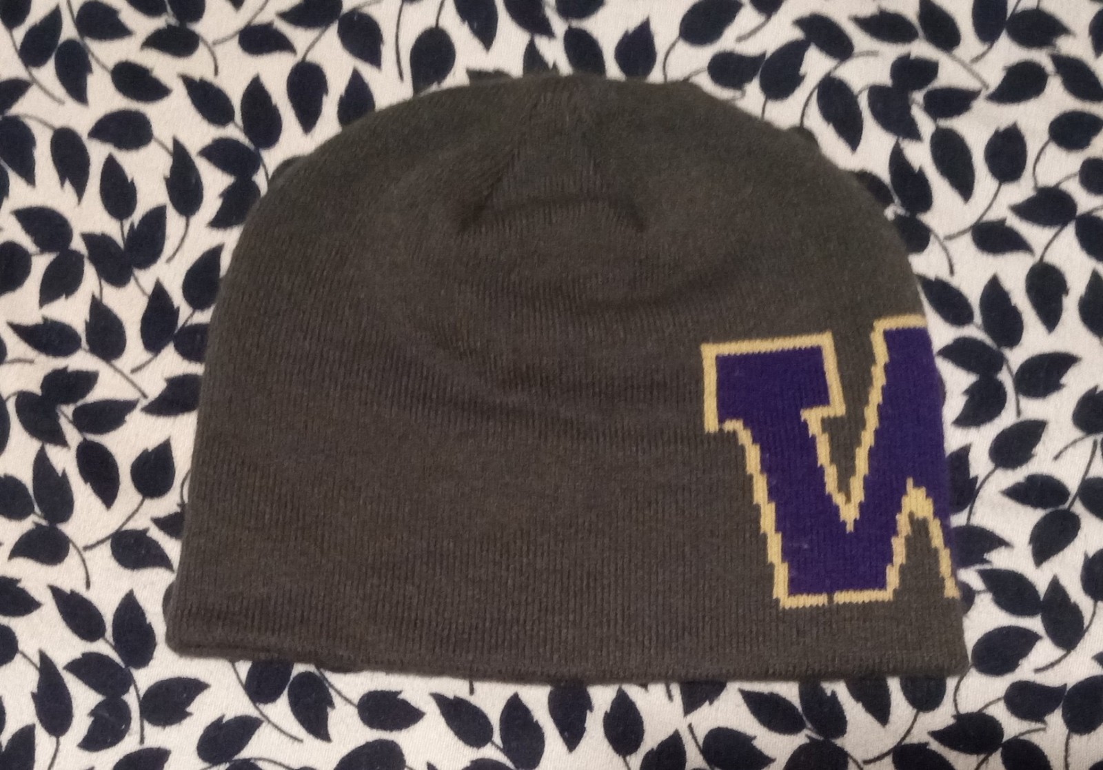 Gallery image 1 for Nike University of Washington Huskies Beanie