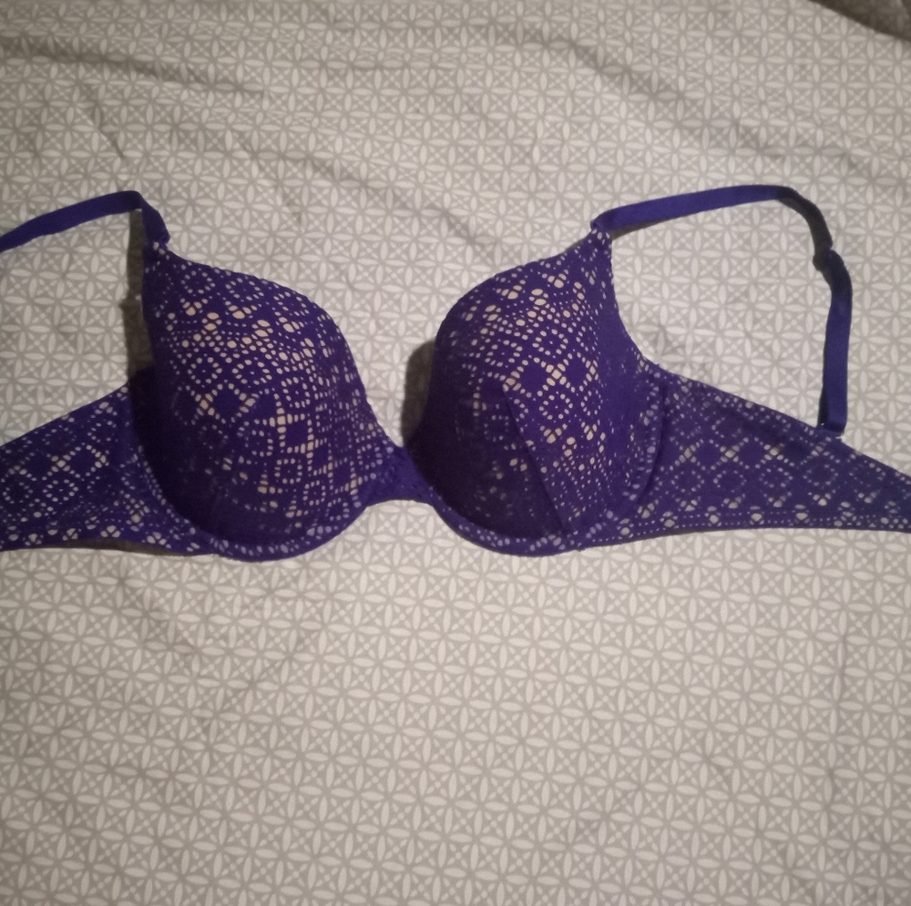 Gallery image 1 for Victoria's Secret Bra, 34DD