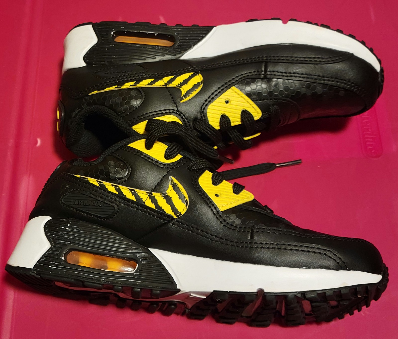 Gallery image 4 for Nike Air Max 90 SE Lil Bugs Youth Size 4.5