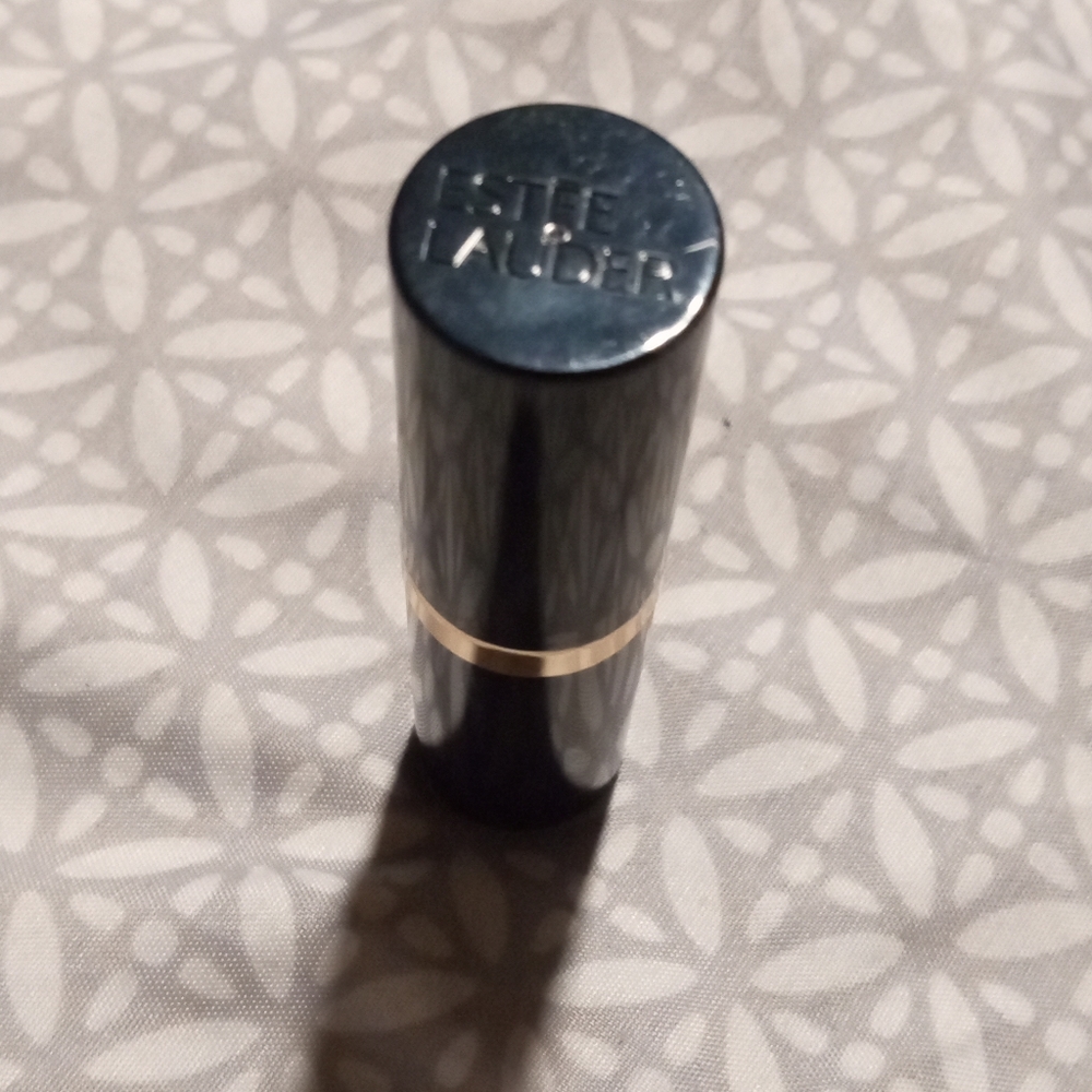 Gallery image 1 for Estēe Lauder Pure Color Lipstick in Envy