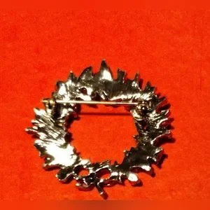 Gallery image 2 for Vintage Holiday Wreath Pin