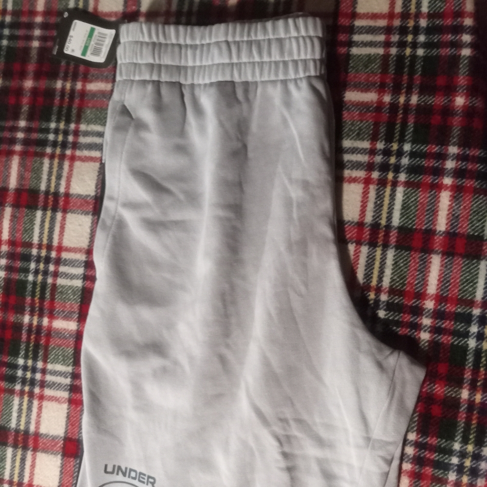 Gallery image 1 for Under Armour Fitted Shorts, Large