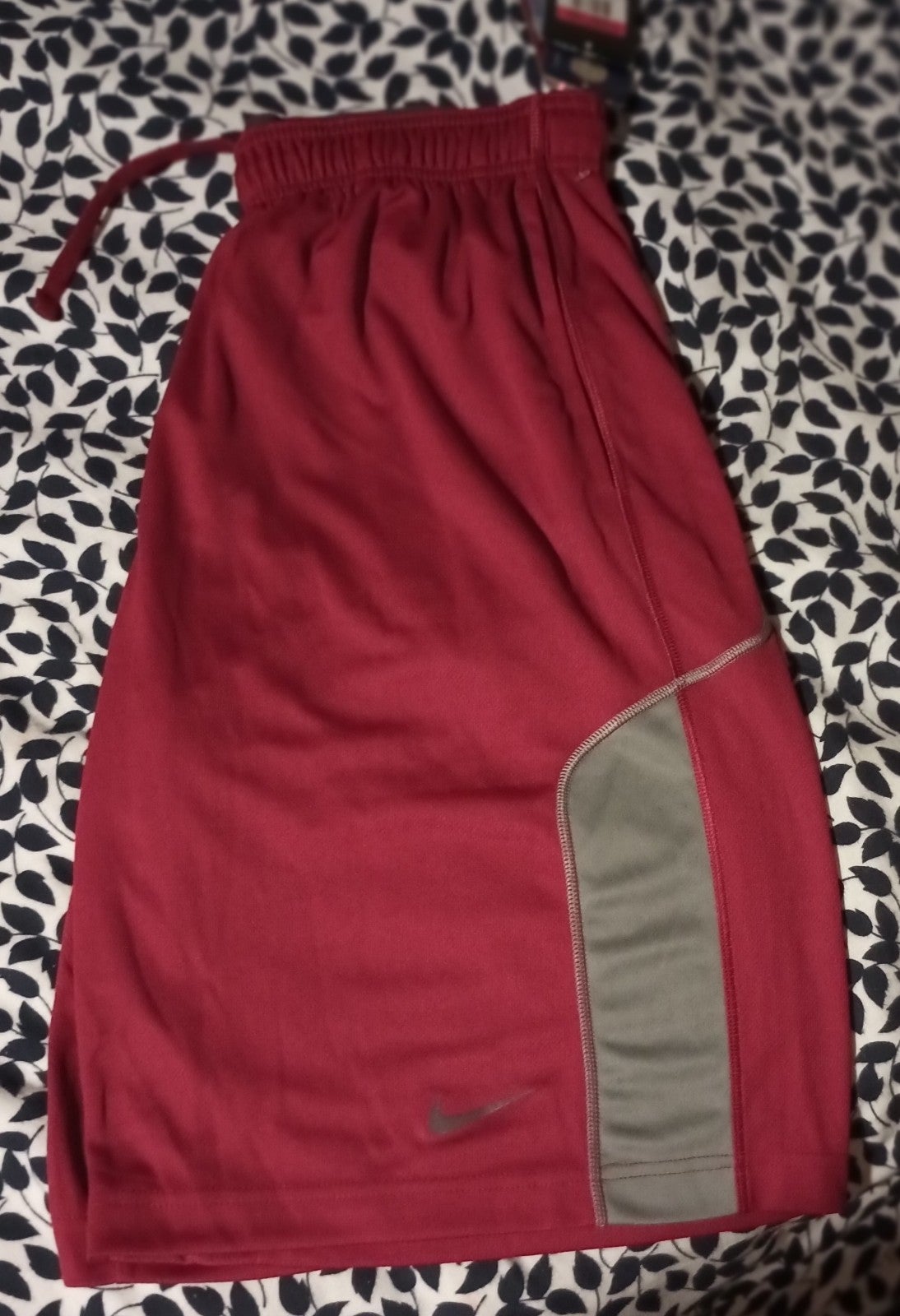 Gallery image 1 for Nike Collegiate Shorts WSU, Size Large