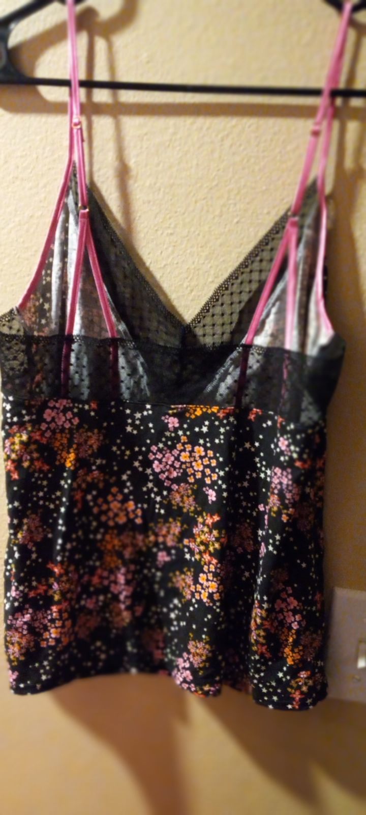 Gallery image 2 for Victoria's Secret tank top, med