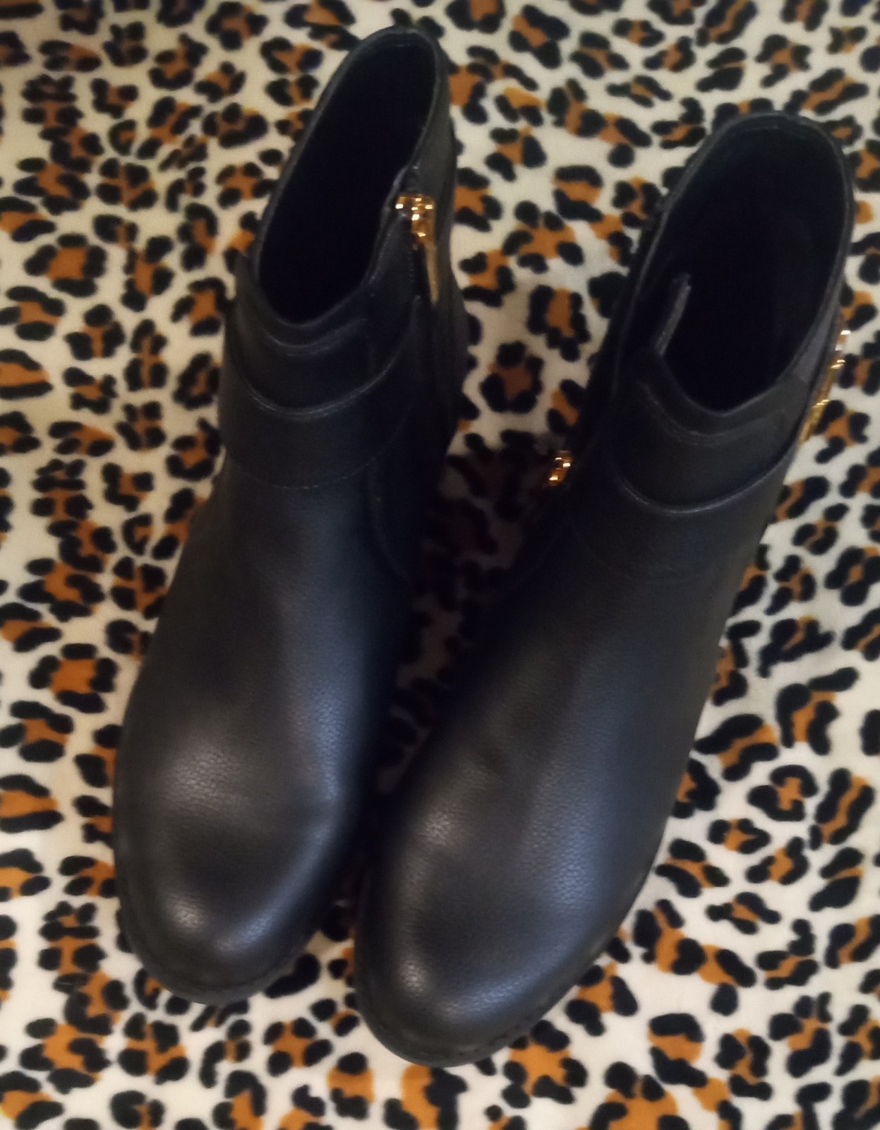 Gallery image 3 for MICHAEL Michael Kors Jilly Ankle Boot