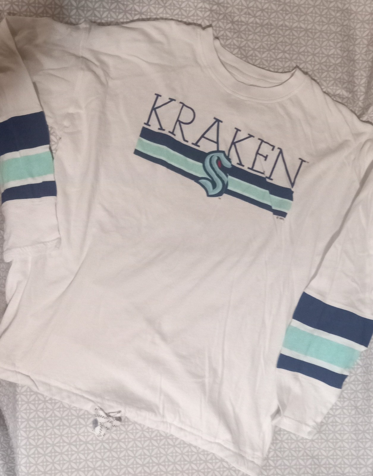 Seattle Kraken Shirt, Youth 8/10