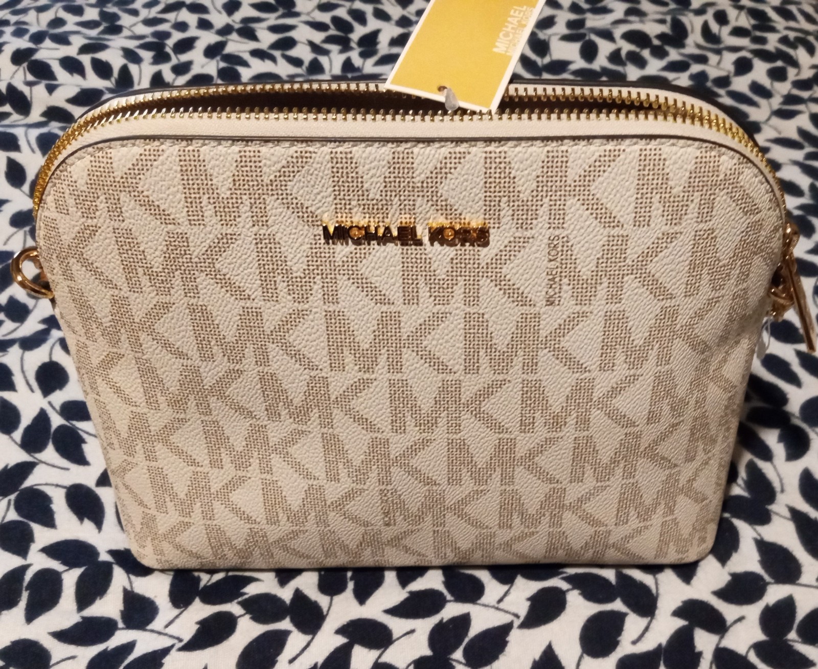 Michael Kors Cindy Large Dome Crossbody