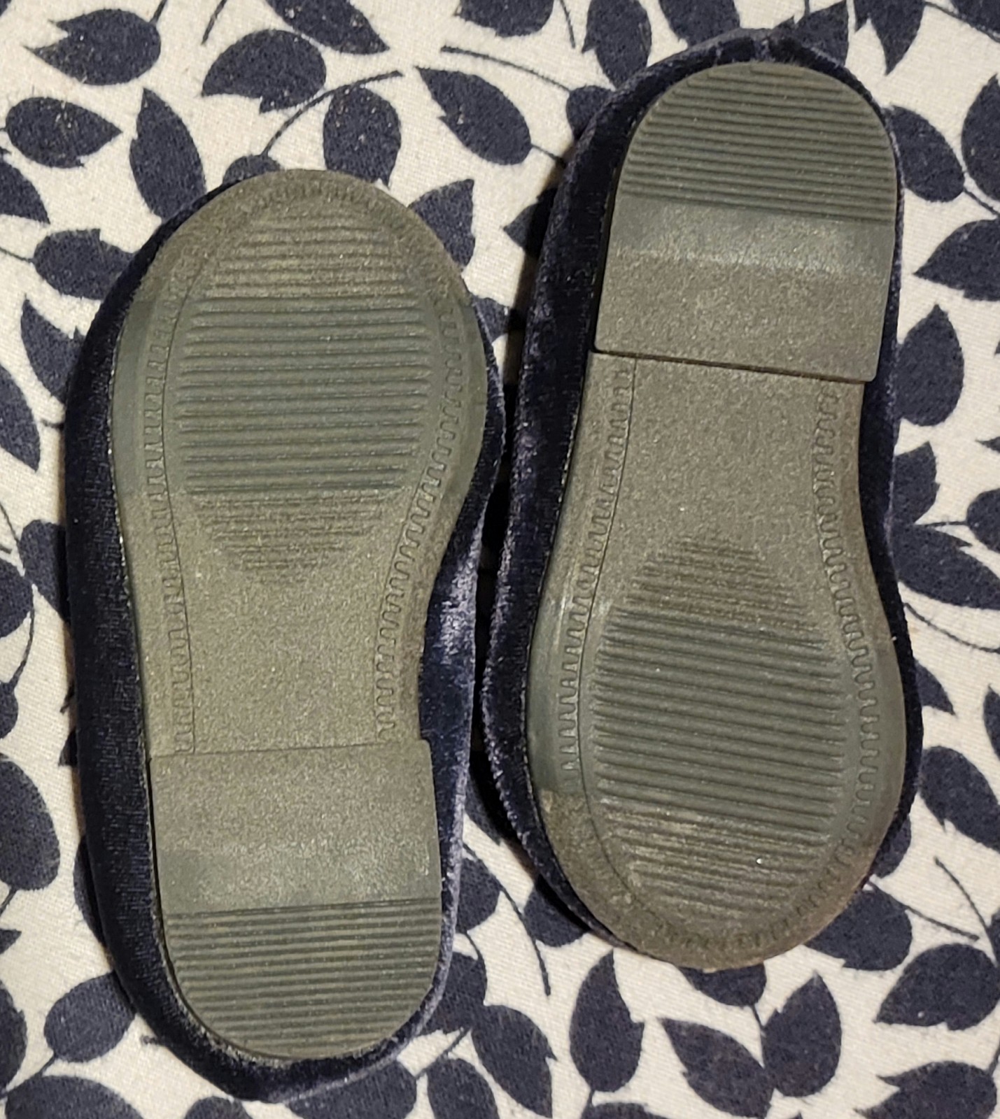 Gallery image 1 for Gymboree Little Nemo Velvet Baby Shoes