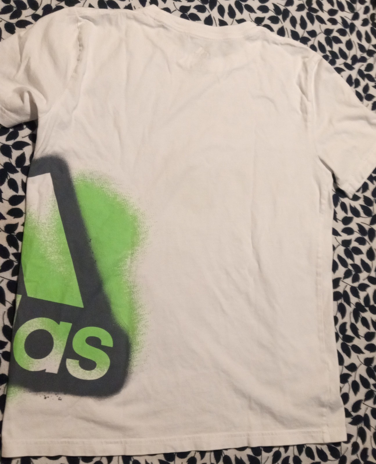 Gallery image 1 for Adidas Youth T-shirt, Medium 10/12