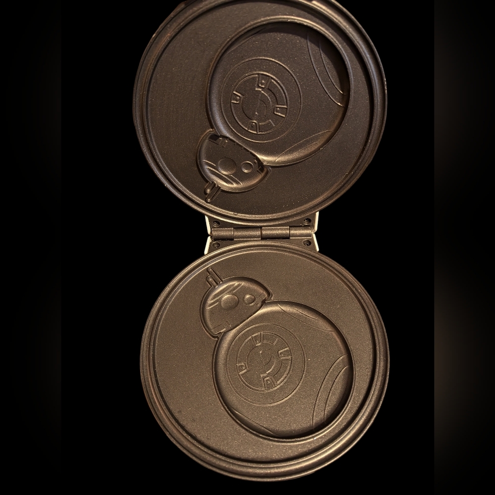 Gallery image 1 for Star Wars BB-8 Droid Waffle Maker