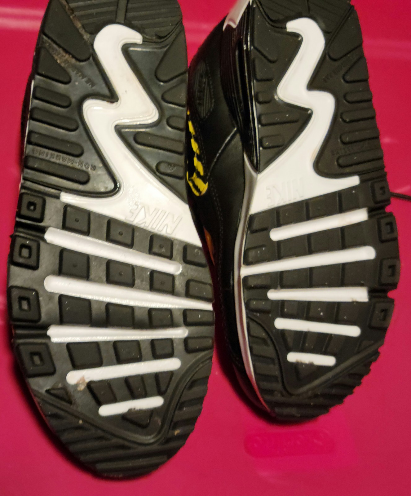 Gallery image 5 for Nike Air Max 90 SE Lil Bugs Youth Size 4.5