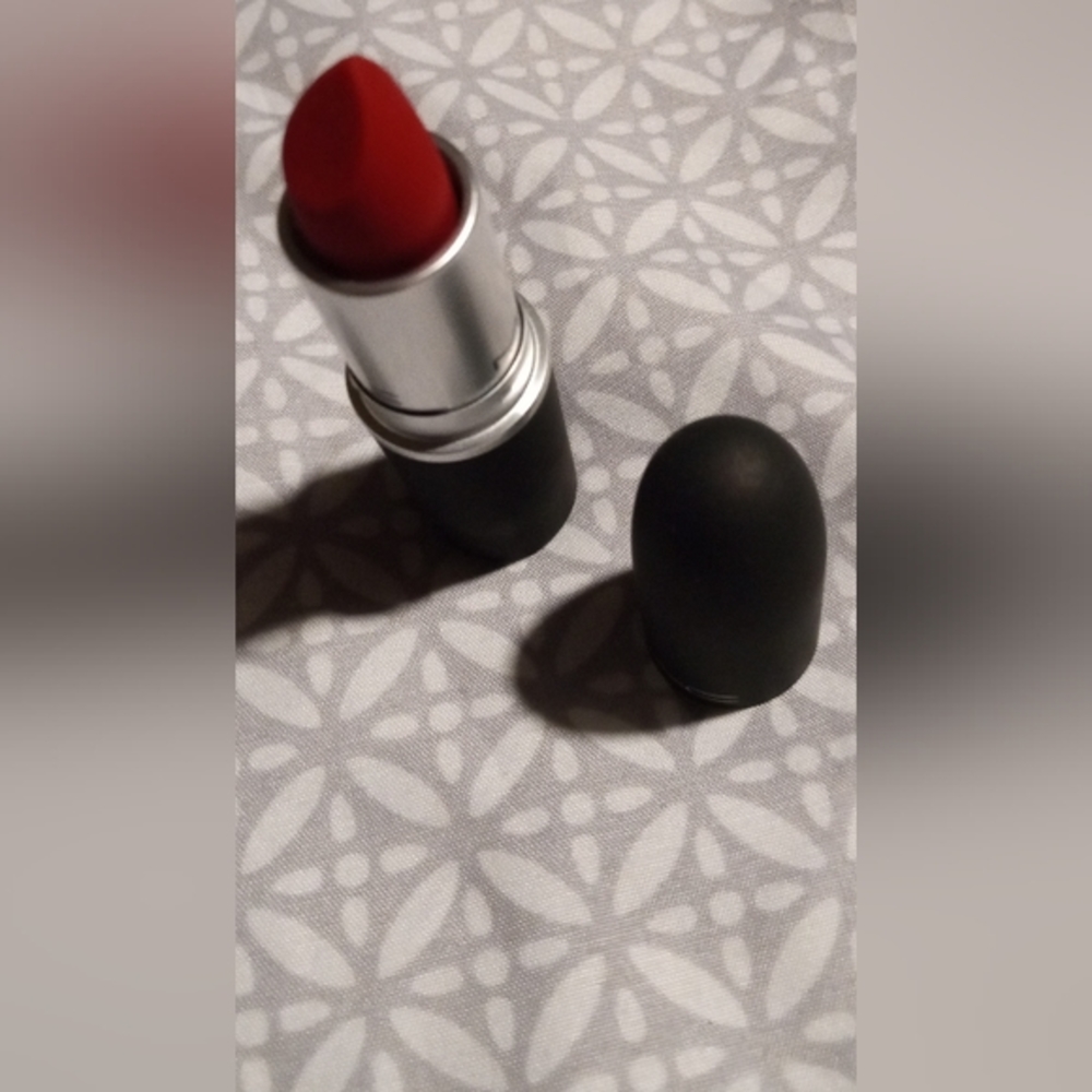 Gallery image 1 for MAC Powder Kiss Lipstick in 922 Werk, Werk, Werk