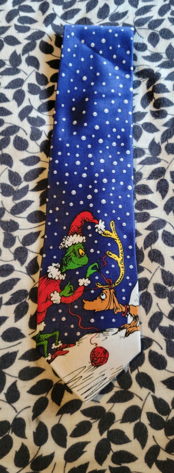 Gallery image 1 for Dr. Seuss How the Grinch Stole Christmas Men's Tie