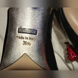 Gallery image 6 for Gucci Eleanor Strawberry Plexi Slingbacks, 36.5