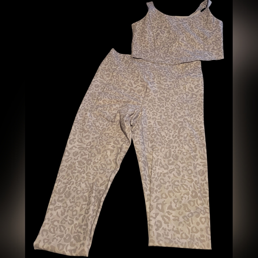 Gallery image 4 for Harmony Balance 2-Piece Yoga Set