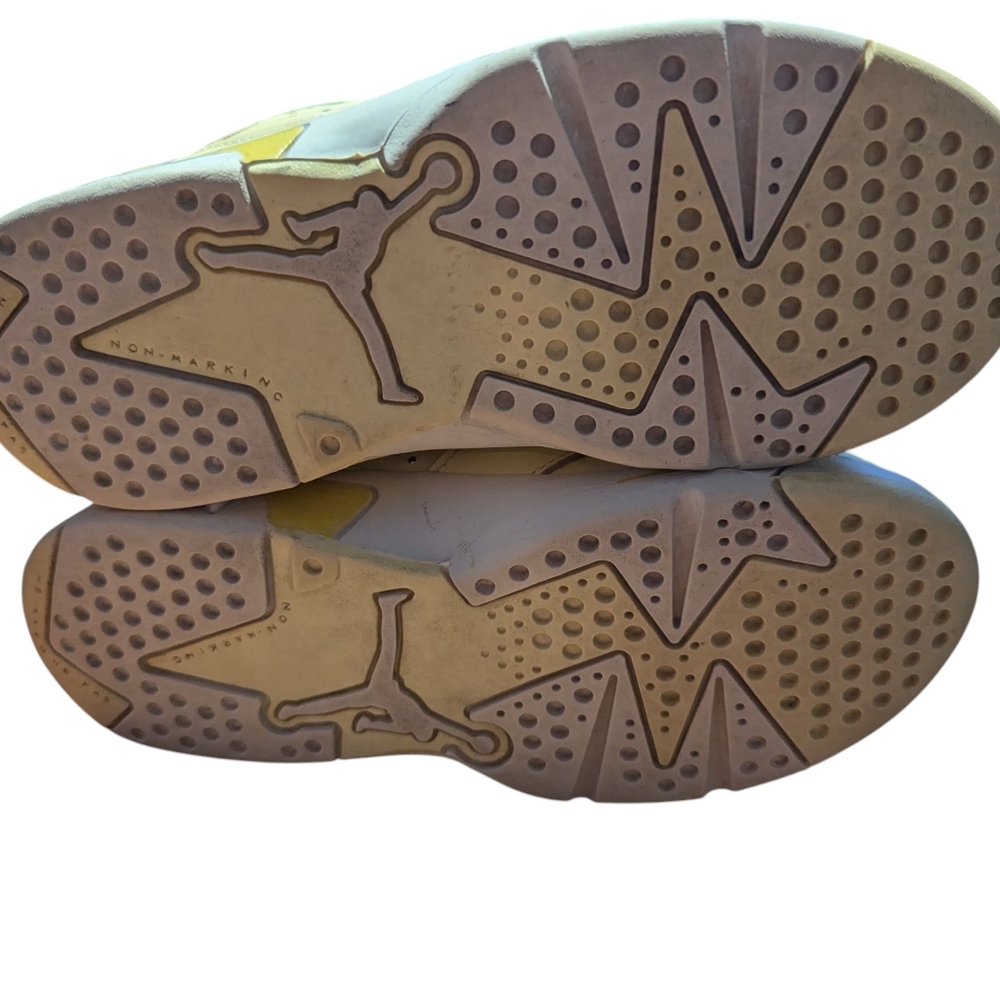 Gallery image 5 for Air Jordan 6 Retro Dynamic Yellow Floral