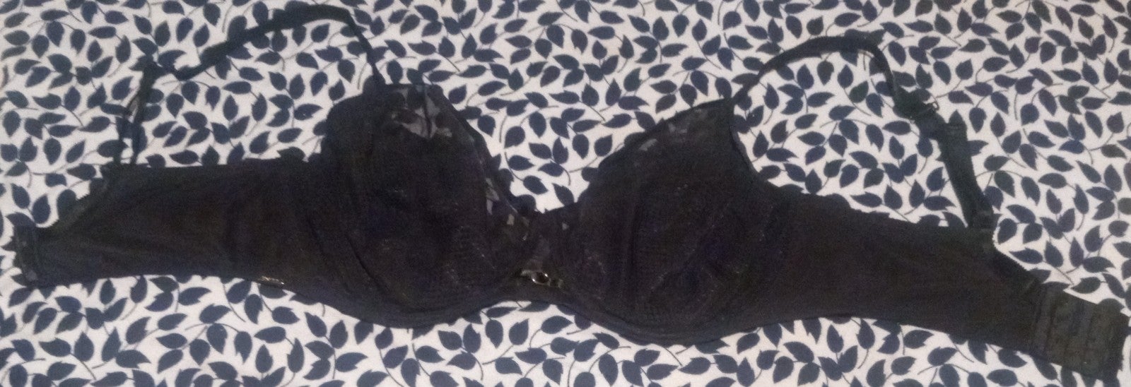 Gallery image 2 for Chantelle Parisian Allure Unlined Plunge Bra