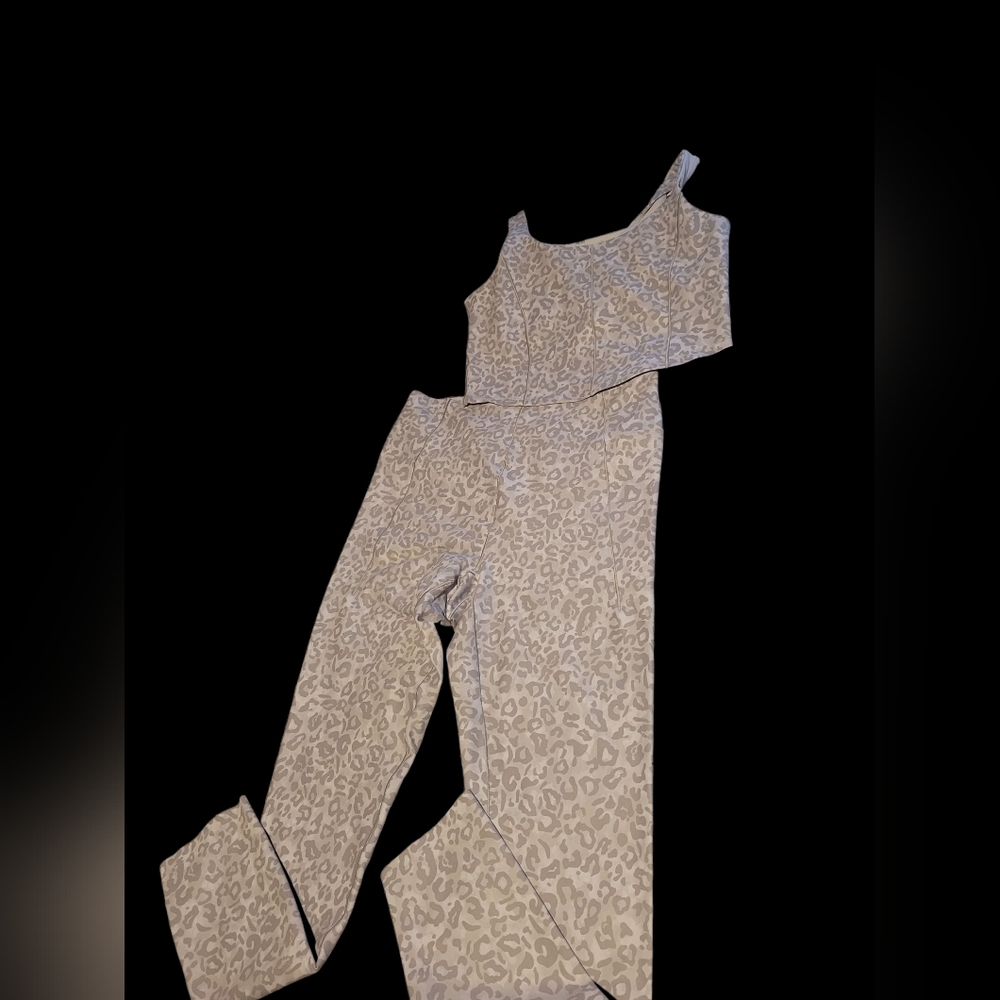 Gallery image 3 for Harmony Balance 2-Piece Yoga Set