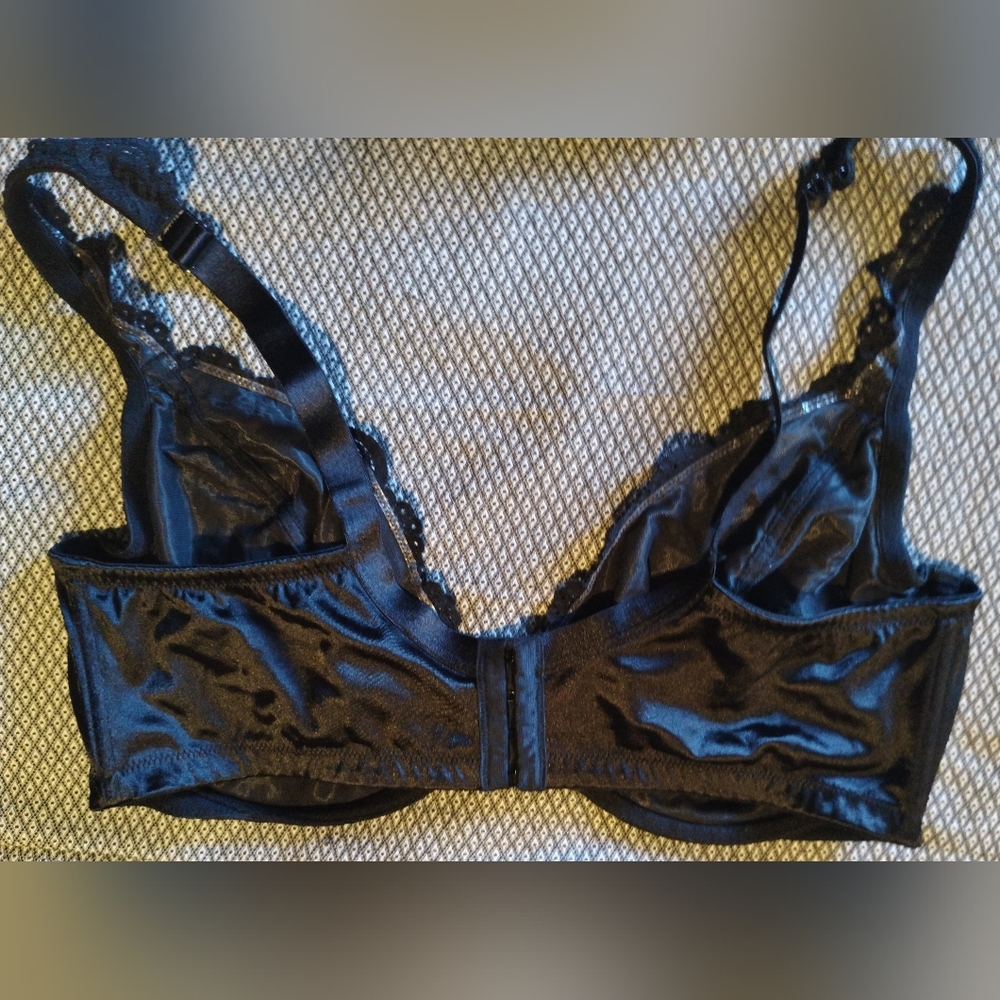 Gallery image 3 for Cacique Lace Bra, 44DD