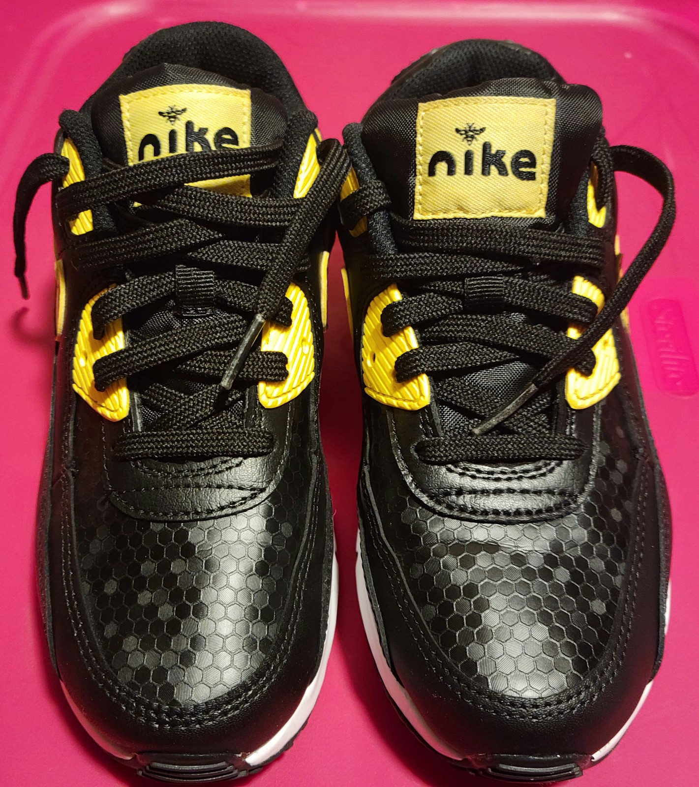 Gallery image 1 for Nike Air Max 90 SE Lil Bugs Youth Size 4.5