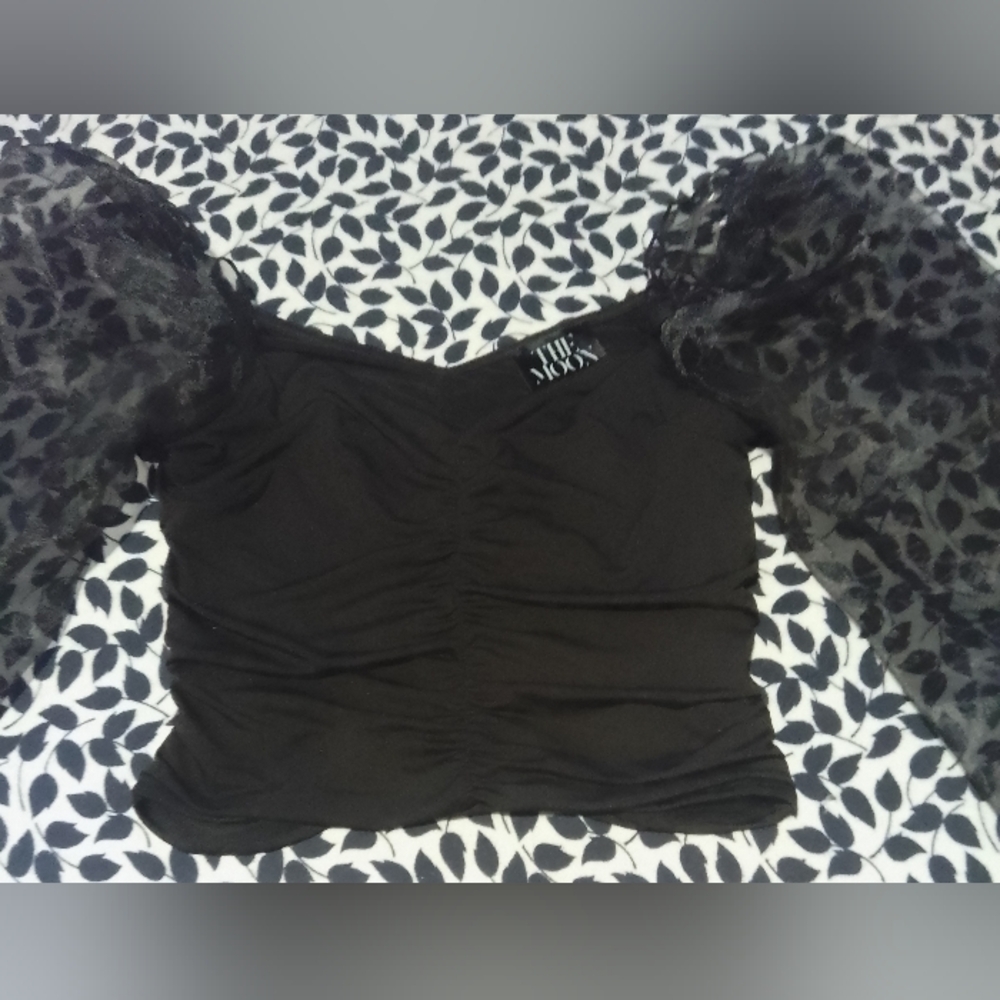 Gallery image 1 for The Moon Crop Top, Size Small
