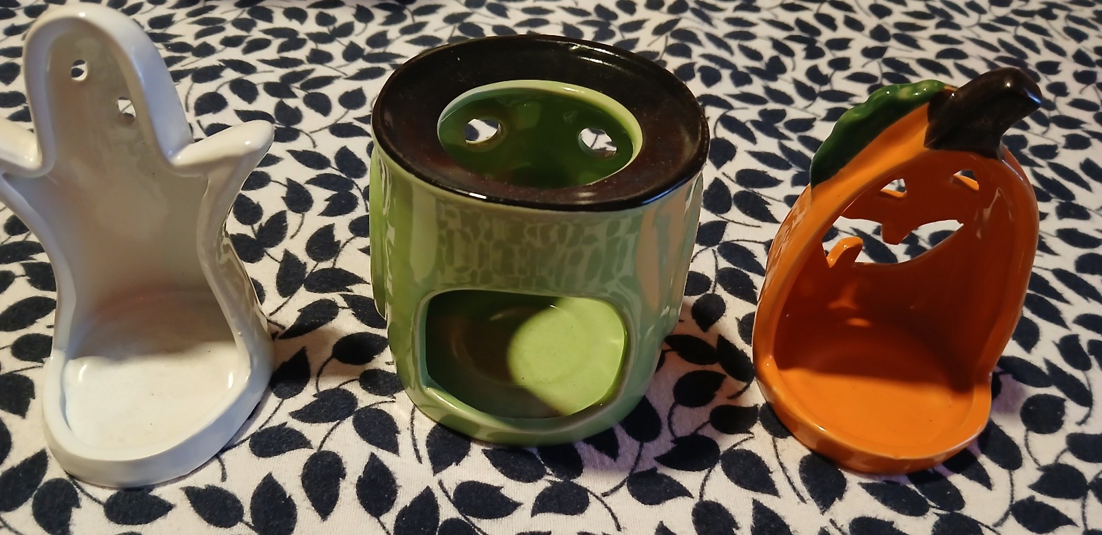 Gallery image 1 for Greenbrier International 3-Set Halloween Candle Holders