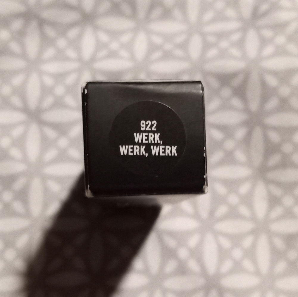 Gallery image 3 for MAC Powder Kiss Lipstick in 922 Werk, Werk, Werk