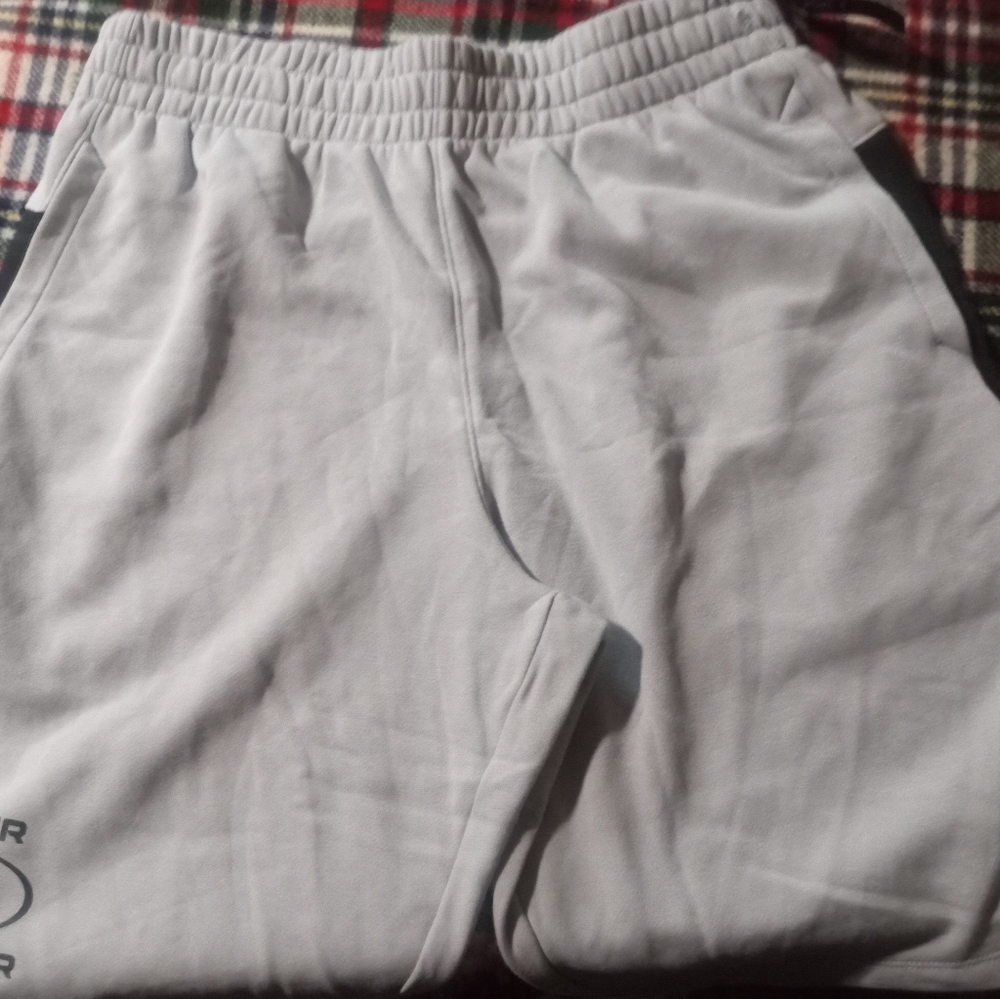 Gallery image 2 for Under Armour Fitted Shorts, Large
