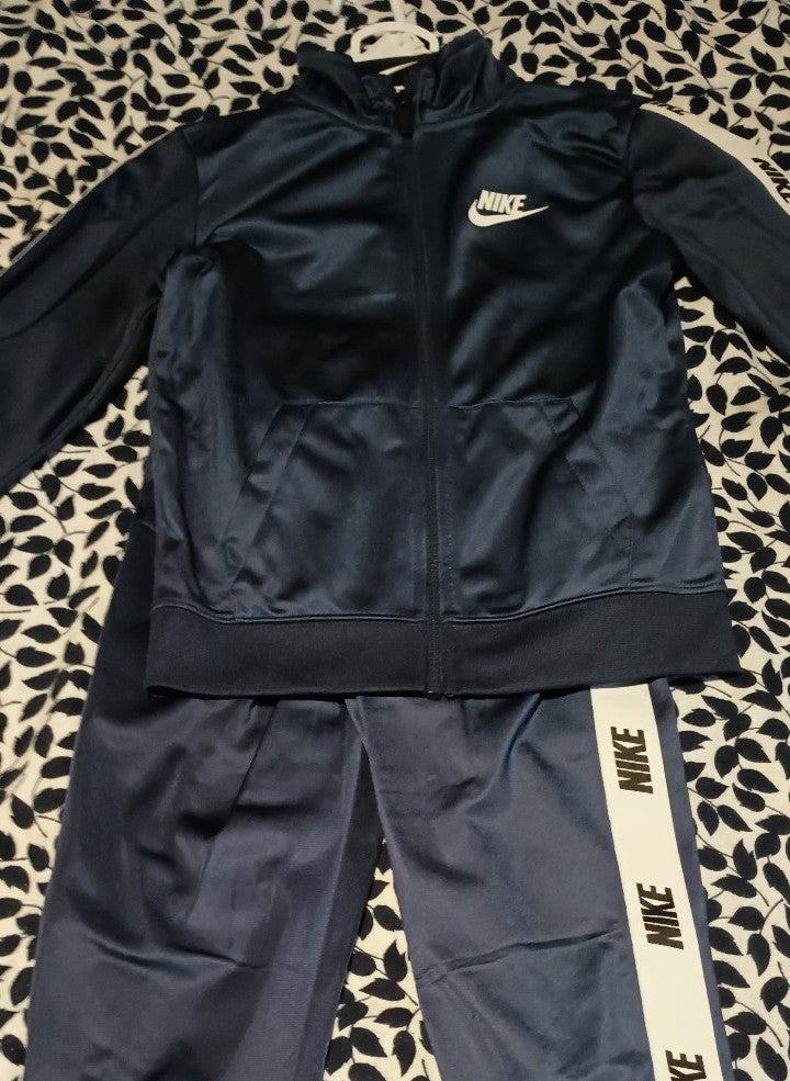 Nike 2-Piece Matching Set, Boy's 7