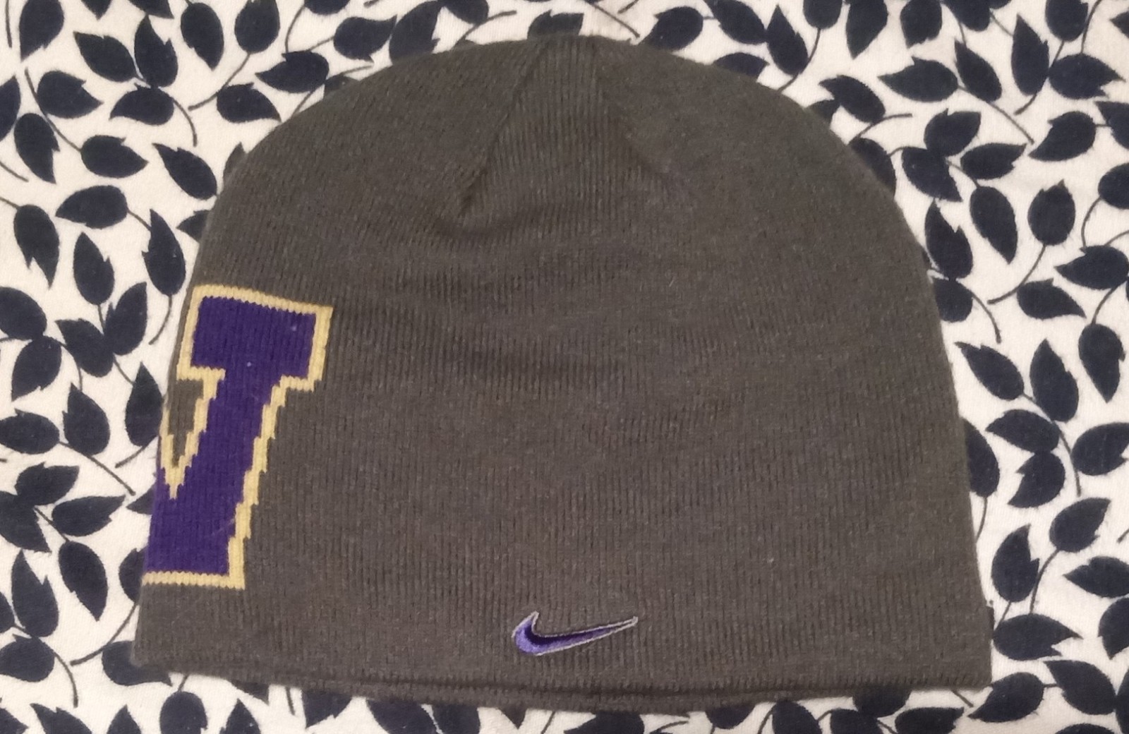 Nike University of Washington Huskies Beanie